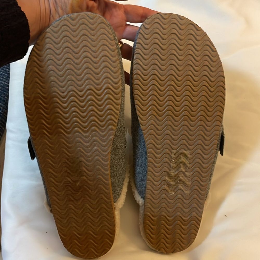 J.Crew Cream Fleece Slippers - Picture 4 of 7